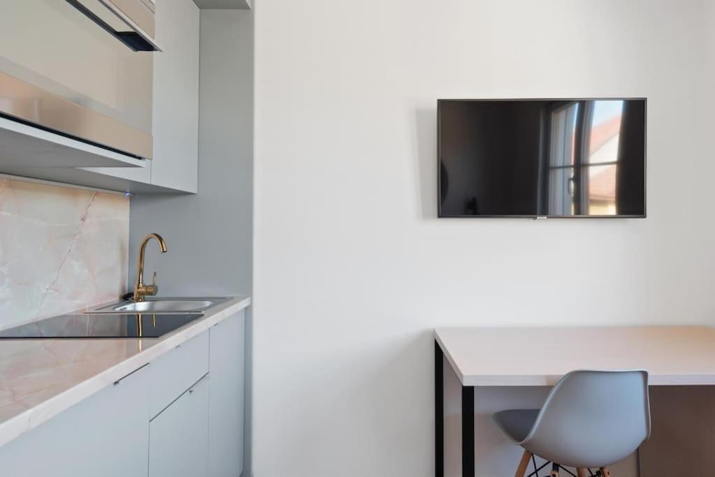Schickes All-Inklusive Apartmentzimmer By Resida Asset Gmbh Brunn am Gebirge Exterior foto
